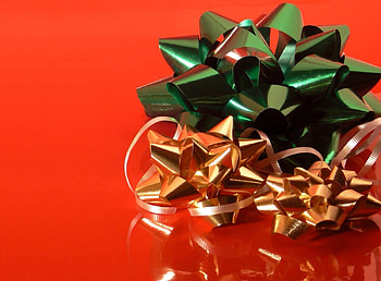 Holidays, To Lie Down, Lie, Holiday, Bows, Handsomely, It's Beautiful, Different, Attribute HD wallpaper