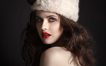Alexandra Daddario, Wide Chaos , Stunning beauty, Movie scene HD wallpaper