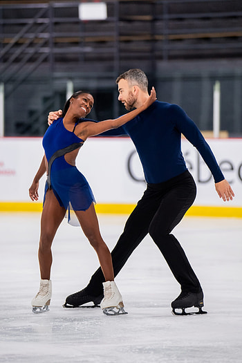 Black Figure Skaters, Representation, Diversity, Equality HD phone wallpaper