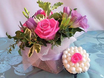 Blooms , flowers, roses, arrangement, beauty HD wallpaper