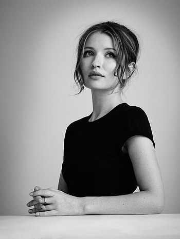 Emily Browning women actress, Brunette monochrome, Simple background HD phone wallpaper