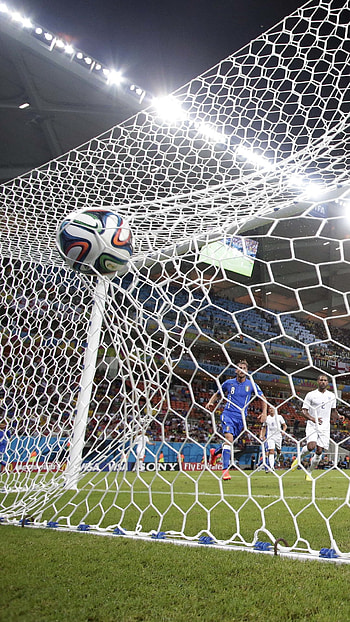 Goal-Line Glory — Soccer , soccer, Sports HD phone wallpaper