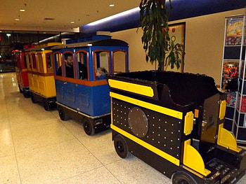 Christmas Train (3 of 4), black, yellow, christmas, cars, red, train HD wallpaper