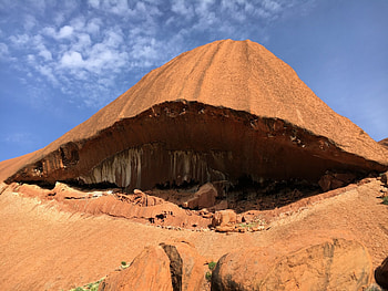 Australia's mystic mountain, Uluru's cultural significance, Aboriginal heritage HD wallpaper
