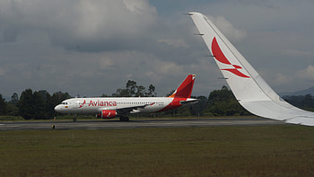 Avianca merger denial, Sky airlines, Travels HD wallpaper