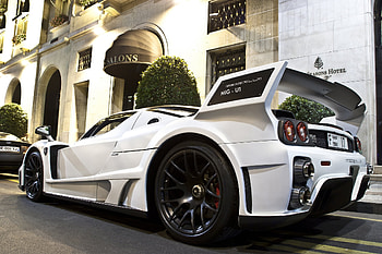 Ferrari, Aston Martin, Cars, Enzo, Hotel HD wallpaper