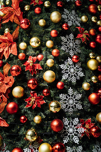 Christmas 2021, decoration ornaments, balls, leaves, snowflakes HD phone wallpaper