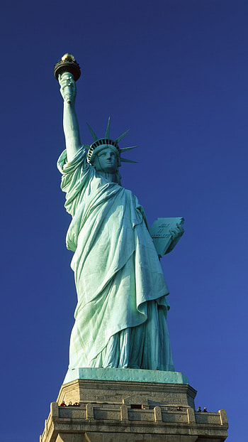 Statue of Liberty , Artistic and fantasy-inspired, Captivating visual aesthetic HD phone wallpaper