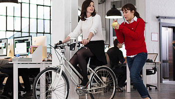 The Intern (2022) movie HD wallpaper