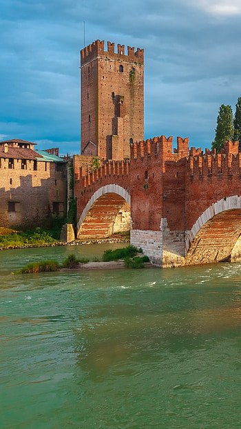 Verona Travels, Castelvecchio at sunset, Northern Italy, Windows 10 spotlight HD phone wallpaper