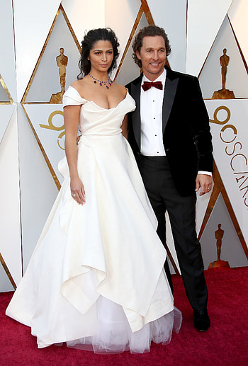 Camila Alves, Matthew McConaughey, Fashionable couple, Style inspiration HD phone wallpaper