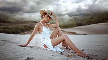 Sand Life, cowgirls, brunettes, plains, hats, ranch HD wallpaper