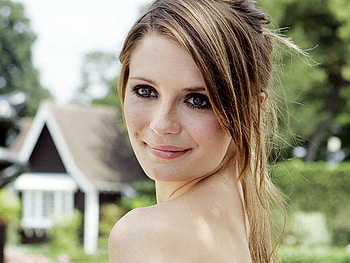 mischa BaRton, cute, funny, actress, lovely HD wallpaper