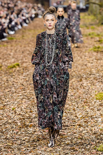 Chanel Fall 2018, Paris Fashion Week, Runway looks, Fashion show HD phone wallpaper