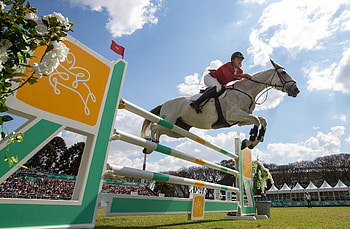 Giacomo Casadei, Jumping HD wallpaper