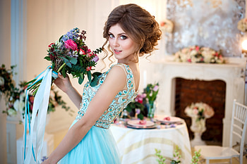 Beauty, blue, bouquet, model, room, girl, dress, woman, flower HD wallpaper