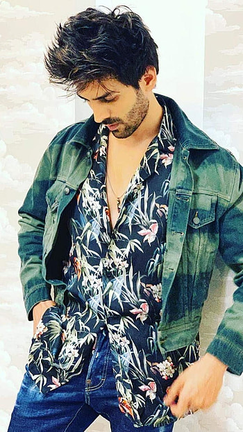 Kartik Aaryan, Hero, Kartik Aaryan Bollywood Hero HD phone wallpaper