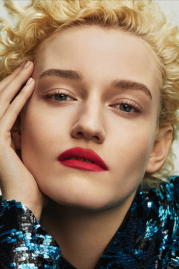 Julia Garner, Quiet confidence, Celebrities, Actresses HD phone wallpaper