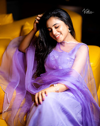 Priyanka mohan, human_body, tamil_actress HD phone wallpaper