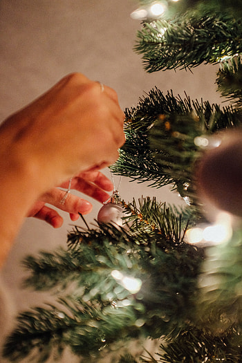 Holidays, New Year, Christmas, Christmas Tree, Garland, Balls HD phone wallpaper