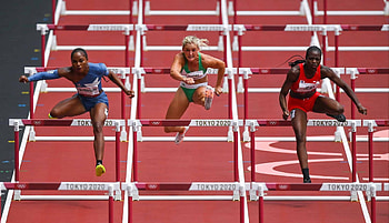 Female Olympians, Overcoming obstacles, Extra hurdles, Women's sports HD wallpaper