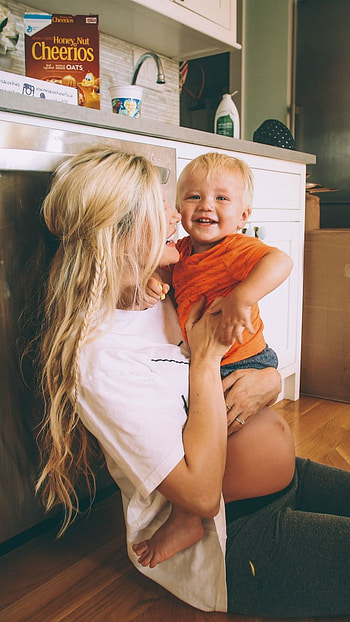 Mom Dad Wala, Mother Love, Baby HD phone wallpaper