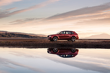 Bentley Bentayga V8 Side View 2018, bentley-bentayga, bentley, 2018-cars, cars HD wallpaper
