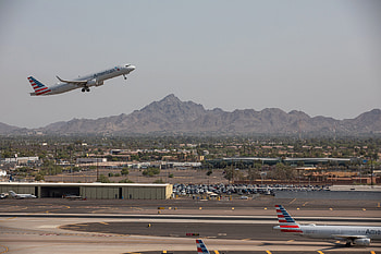 Sky Harbor International Airport, Coyotes arena district, Tempe City Council, Celebrity land HD wallpaper
