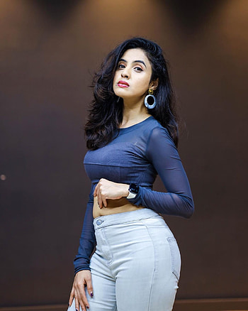 Priyanka, standing, hair HD phone wallpaper