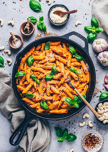 Vegan tomato cream, Pasta alla vodka HD phone wallpaper