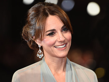 Kate Middleton, Glamorous fashion, Stylish looks, Red carpet HD wallpaper