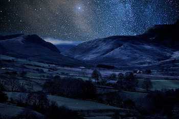 Cadar Idris by Starlight, way, idris, cross, tal-y-llyn, milky, starfield, foxes, cadar HD wallpaper