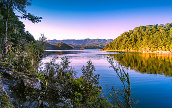 Lake Waikaremoana, evening, sunset, beautiful lake, mountain landscape, mountains, lakes, New Zealand HD wallpaper