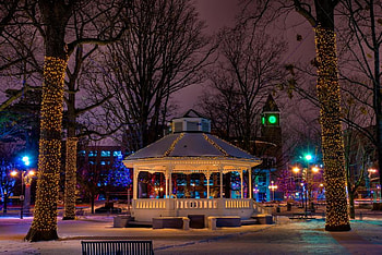 Christmas Park, night, park gazebo, art , decoration, snow, trees, beautiful, christmas lightining HD wallpaper