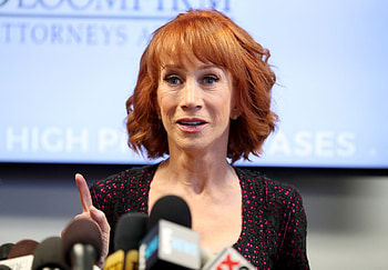 Kathy Griffin, TV celebrity, Emotional breakdown, Trump's impact HD wallpaper