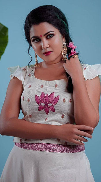 Shruty Suresh, mallu actress, beauty HD phone wallpaper