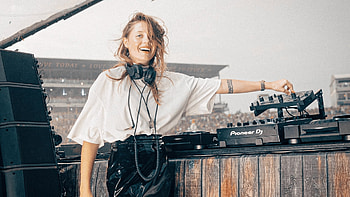 Tomorrowland 2019, Charlotte de Witte HD wallpaper