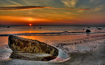 Lovely Sunset, rays, lakeshore, glow, colors, peaceful, sunrise, nice, beach, waves, ocean, sunset, sundown, rocks, lake, summer, pretty, light, view, nature, lovely, river, sand, sunlight, beauty, reflection, shine, sands, water, sun, sea, beautiful, orange, mirrored, clouds, sky, riverbank, splendor HD wallpaper