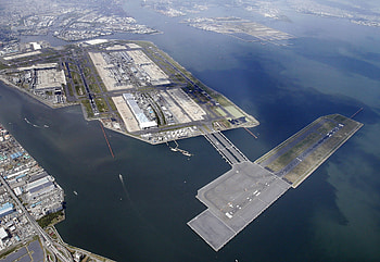 Haneda Airport, Train route plan, Tokyo Disney Resort, Convenient travel HD wallpaper
