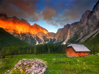 Hut in Mountains, , light, hut, beautiful, mountains, sun HD wallpaper