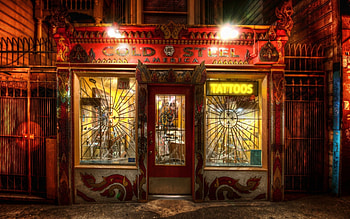the tattoo shop r, night, shop, lights, sidewalk, tattoo, r HD wallpaper
