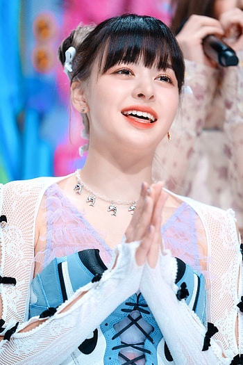 Lily Nmixx profile, Age facts, 2022 updated, Kpopping HD phone wallpaper
