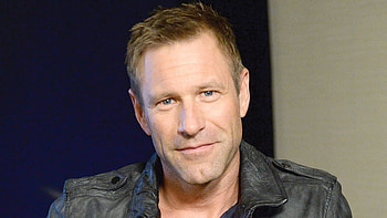 Fadeout movie, Aaron Eckhart's role, Celebrity haircuts, Robert Salerno HD wallpaper