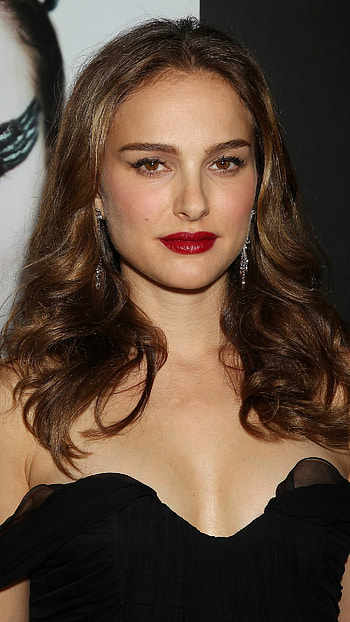 Natalie Portman, Hollywood Heroine HD phone wallpaper