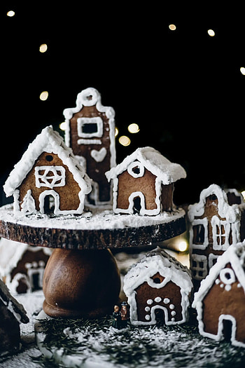 Gingerbread village, Gingerbread House HD phone wallpaper