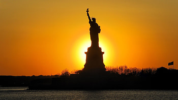 Statue of Liberty, New York Sunset HD wallpaper