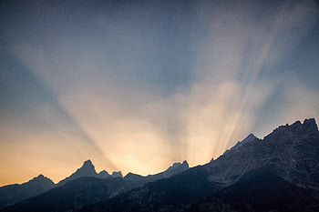 Nature, Sunset, Mountains, Shine, Light, Rays, Beams HD wallpaper