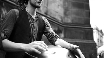 Daniel Waples hang in balance, Edinburgh performance, Homeschool music, Appreciating musicality HD wallpaper