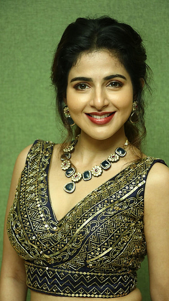 Ishwarya Menon, mallu actress, model HD phone wallpaper
