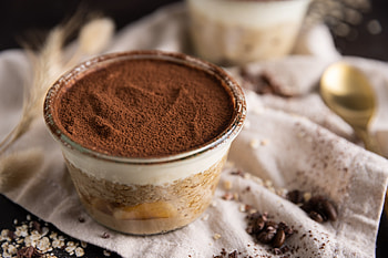 Overnight oats treat, Tiramisu-inspired, Sally's Blog recipe, Delicious breakfast HD wallpaper